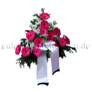 Hohes Trauergesteck aus pinken Gerbera mit Schleife