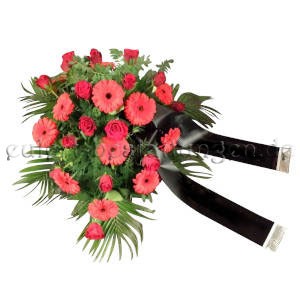 Blumen zur Beerdigung in Rot | Rosen und Gerbera mit Trauerschleife