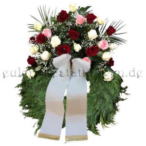 Gedenkkranz mit roten, weißen und rosa Rosen inkl. Kranzschleife